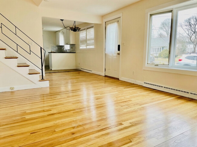 Building Photo - 65 Barbara Ln