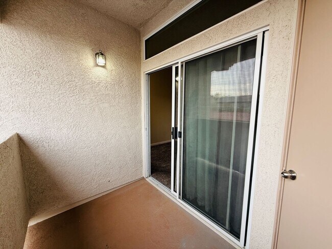 Building Photo - 3 bdrm, 2 bath Mission Hills Condo-Availab...