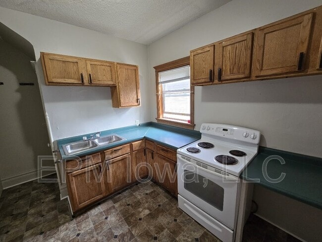 Primary Photo - 215 17th St NE