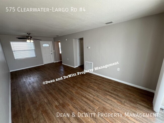 Building Photo - 575 Clearwater Largo Rd