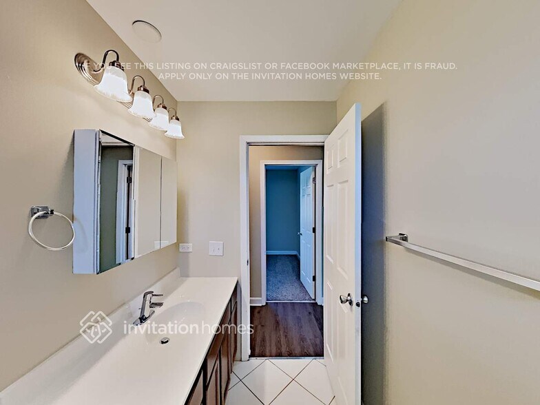 Building Photo - 3805 Clipper Dr