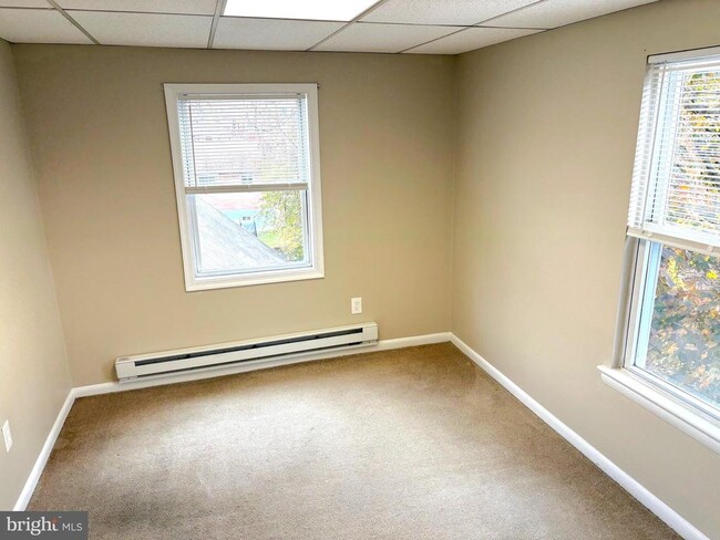 Building Photo - 1643 Rockwell Rd