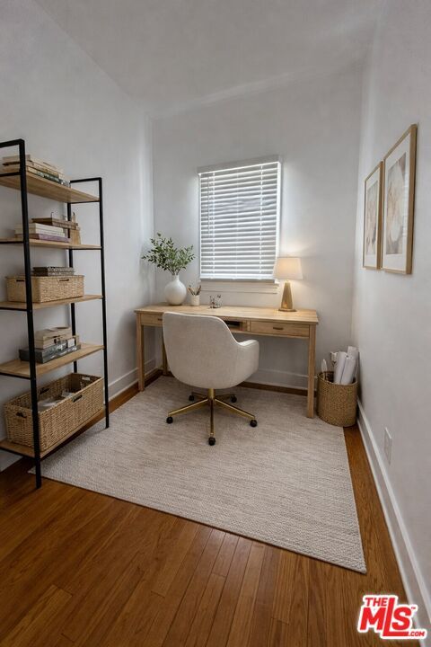 Building Photo - 856 S Gramercy Pl