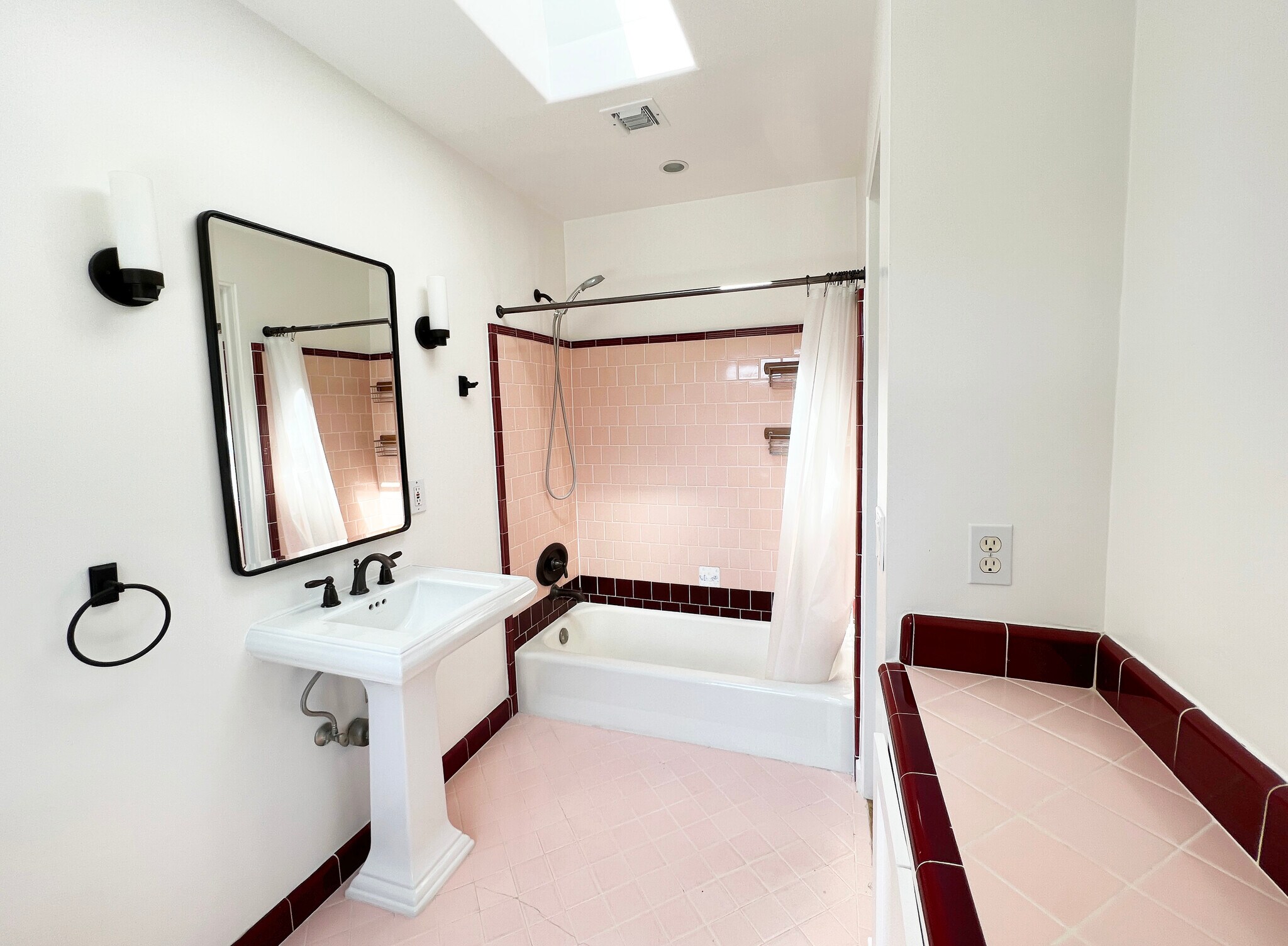 Building Photo - 144 San Rafael Ave