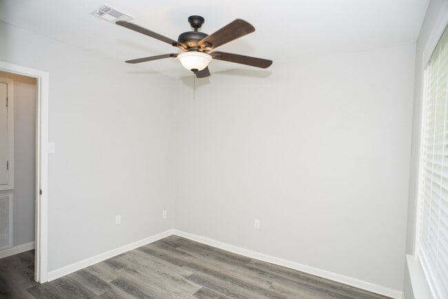 Building Photo - 109 Walnut St