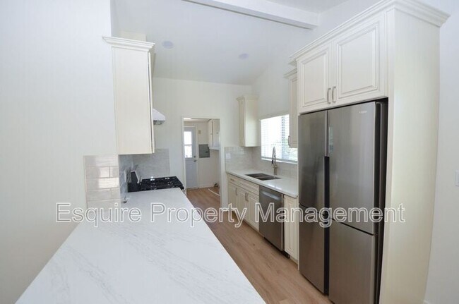 Building Photo - 285 Grandview Cir