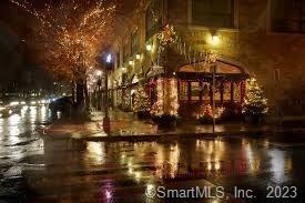 Building Photo - 1944 Bedford St