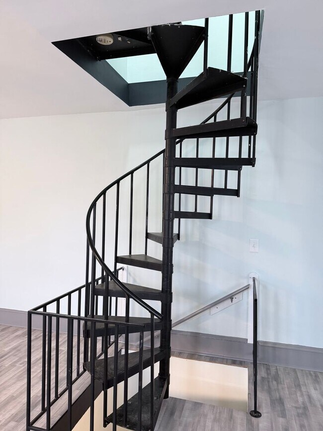 Building Photo - Bridesburg 3 BDR 1.5 Ba home available for RENT!