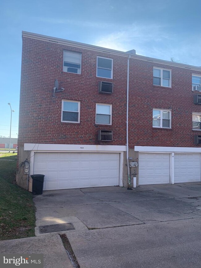 Building Photo - 7033 Lindbergh Blvd.
