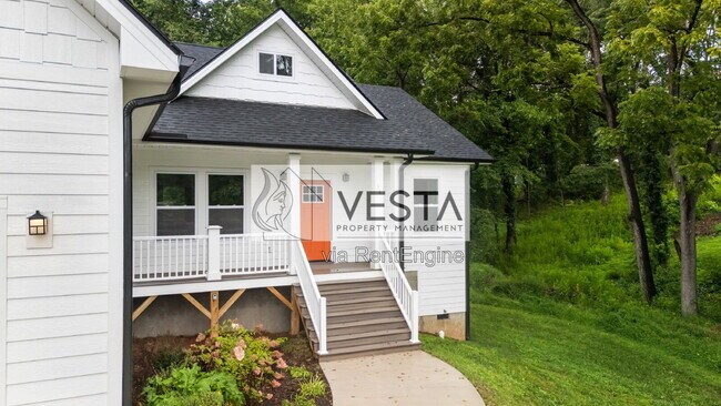 Building Photo - 14 Holcombe Dr