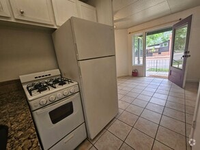 Building Photo - Highlands Adorable 1 Bedroom Apartment in ...