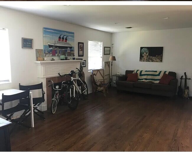 Building Photo - 1959 20th St