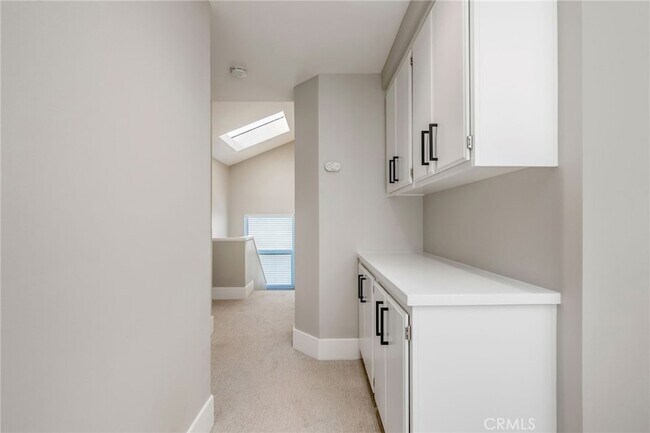 Building Photo - 33372 Breezy Pl