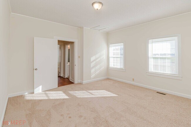 Building Photo - RENOVATED FARMHOUSE in Mt. Olive!