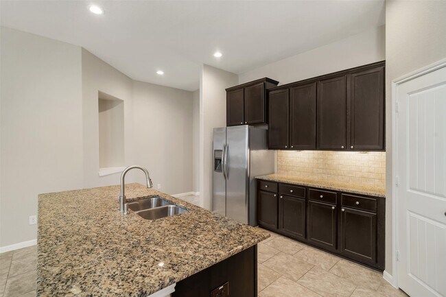 Building Photo - 2722 Kaman Ln