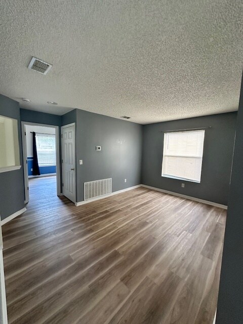 Building Photo - 1645 Anna Catherine Dr