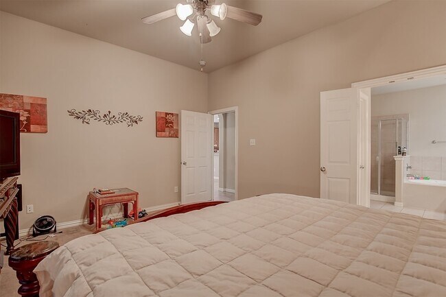 Building Photo - 2832 Gooseberry Dr