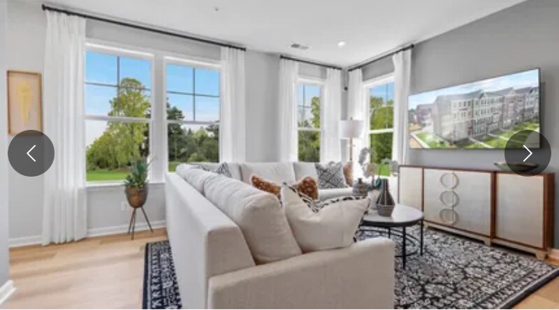 Building Photo - 658 b