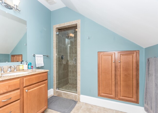 Building Photo - 39 Gardner St