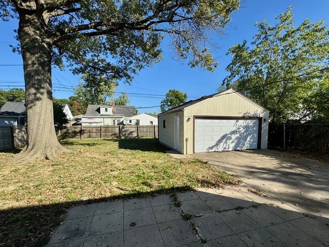 Building Photo - 324 Sturbridge Rd