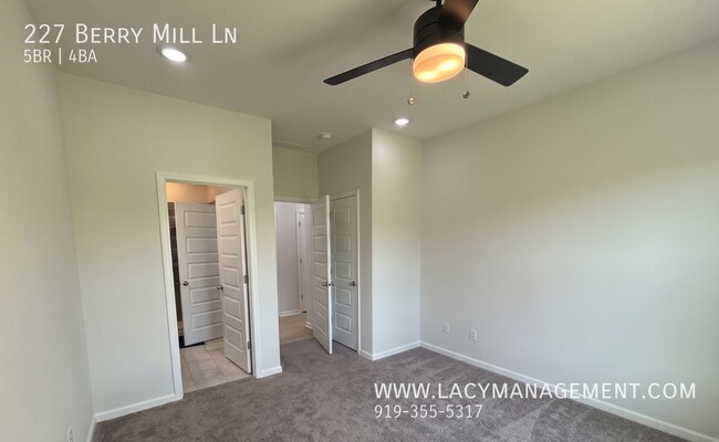 Building Photo - 227 Berry Ml Ln