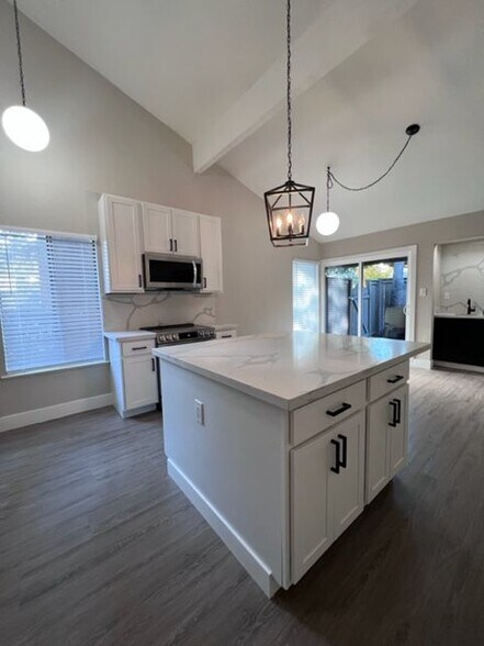 Building Photo - 2455 American River Dr