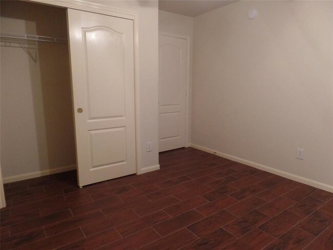 Building Photo - 6538 Silky Moss Dr