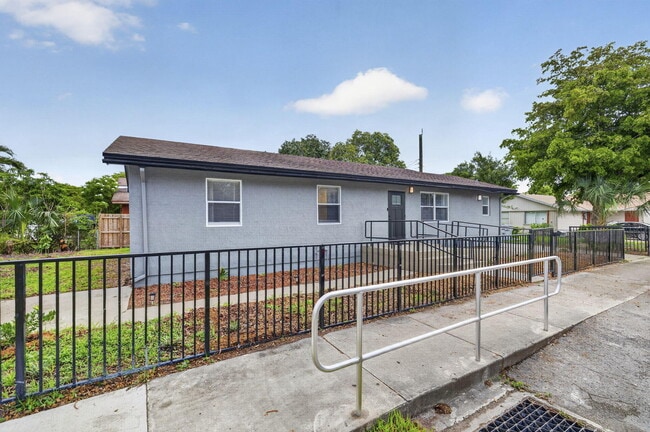 Building Photo - 800 NW 6th Ave
