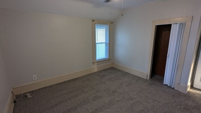 Building Photo - Charming 3-bedroom, 1.5-bathrooms home located in the heart of Akron