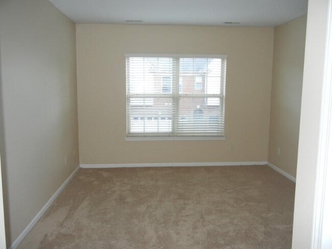 Building Photo - 39471 Springwater Dr