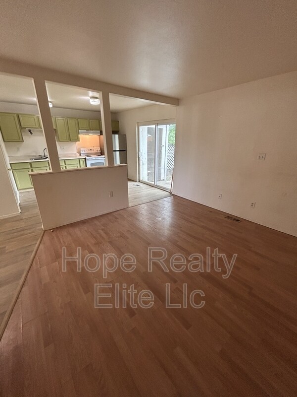 Building Photo - 334 Fairway S