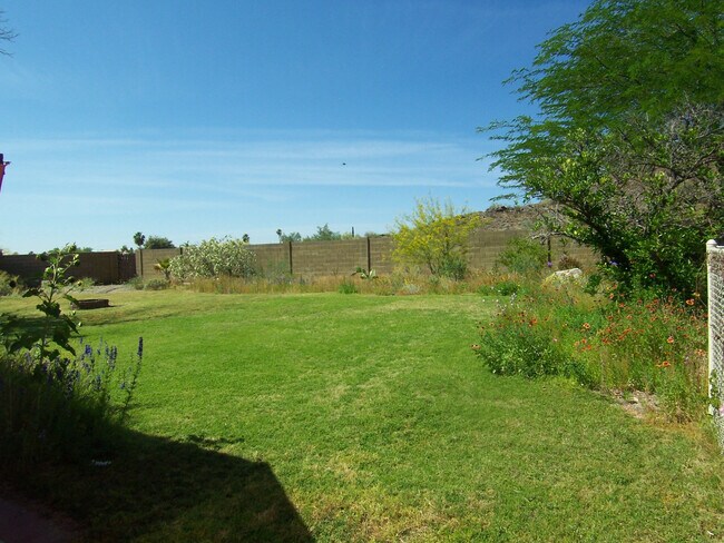 Building Photo - 3-Bedroom in Ahwatukee