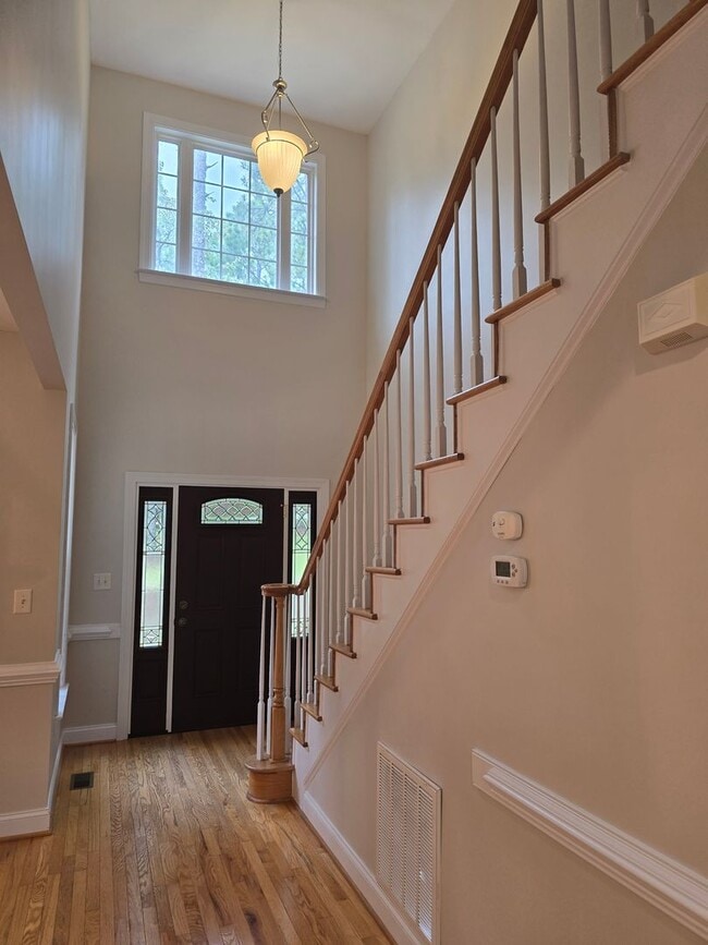 Building Photo - New Listing!!!!!