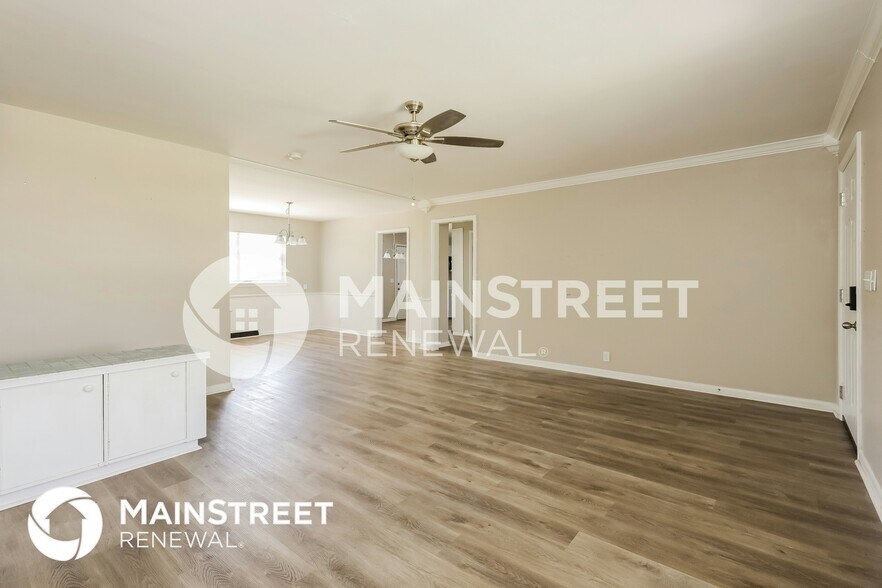 Building Photo - 2632 Kings Way