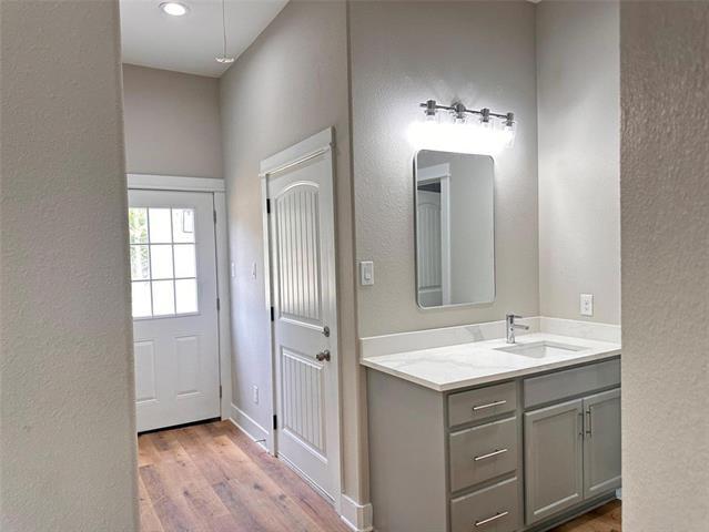 Building Photo - 911 Nata Ln