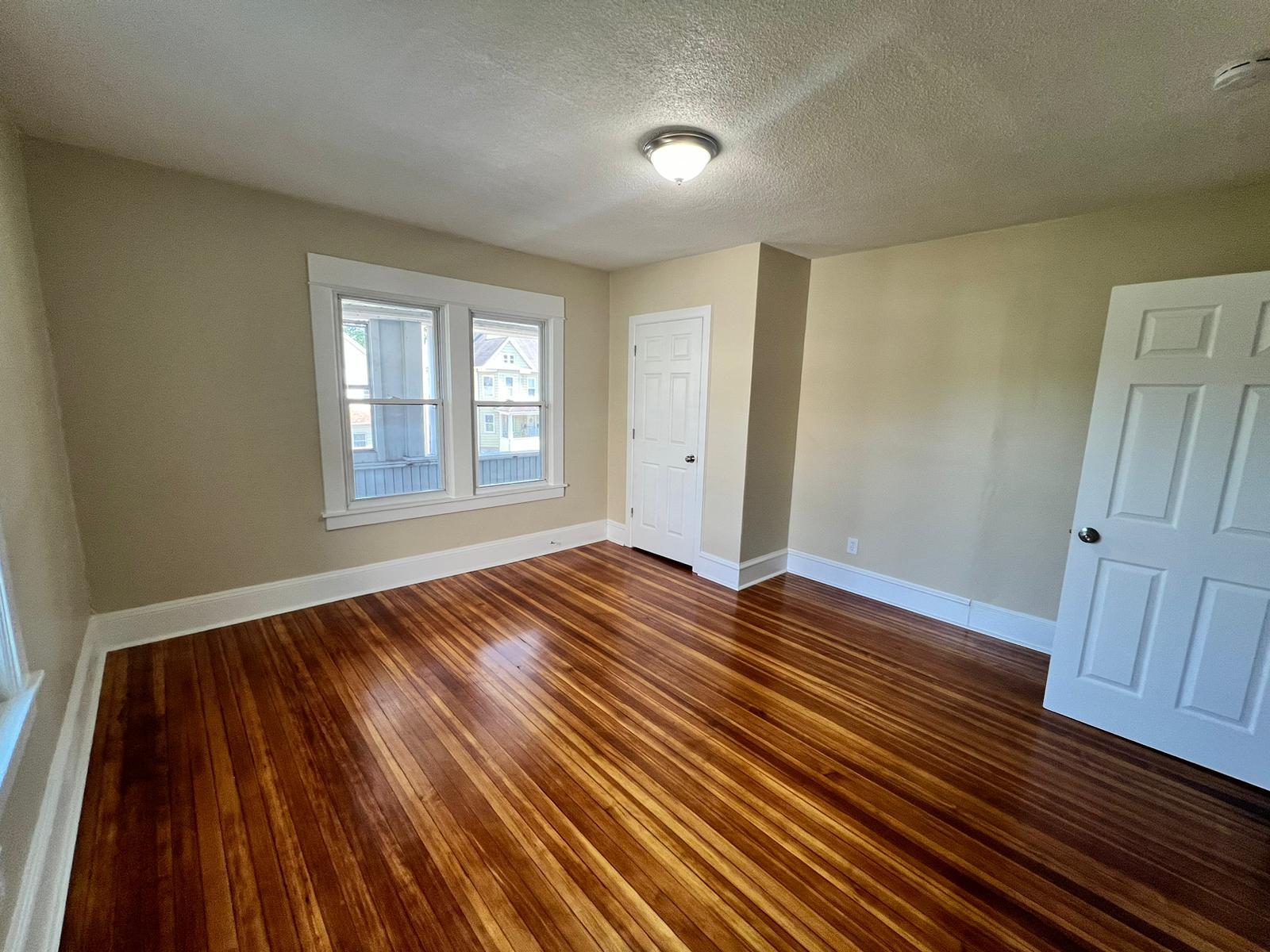 Building Photo - 988 Chicopee St