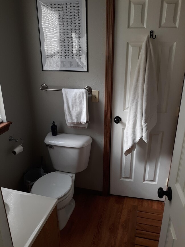 Building Photo - 524 S Gray St