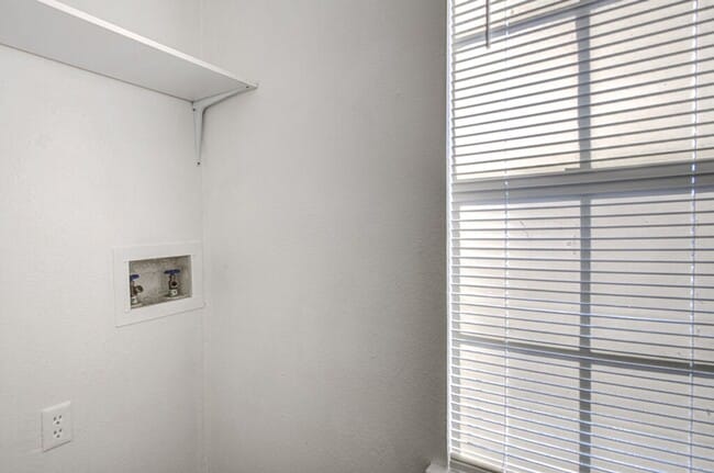 Building Photo - 8118 West Gate Blvd