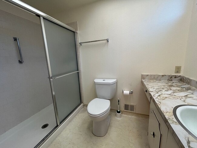 Building Photo - 2bd/2ba home in Oakmont's 55+ adult Community