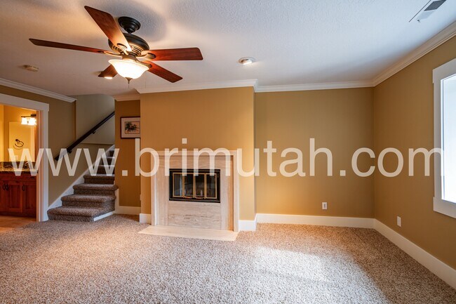 Building Photo - 105 Young Oak Rd