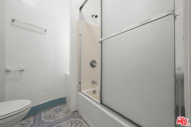 Building Photo - 1223 W 23rd St