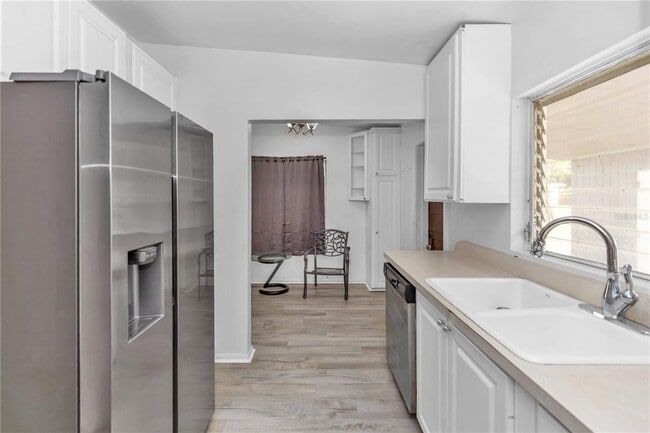 Building Photo - 4726 Abaca St