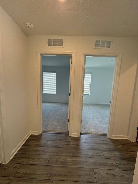 Building Photo - 3080 NE 38th Ln