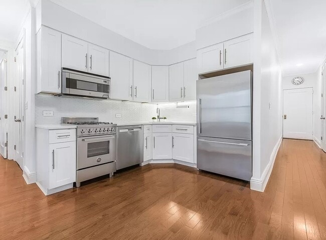 Building Photo - 24-51 38th St -B7