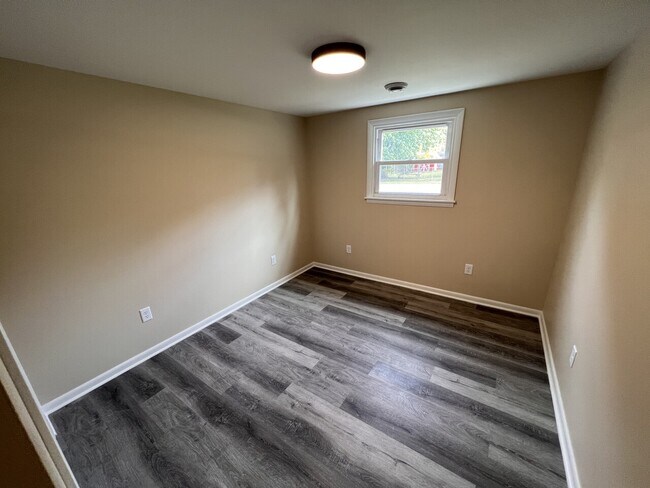 Building Photo - Roland Single Family