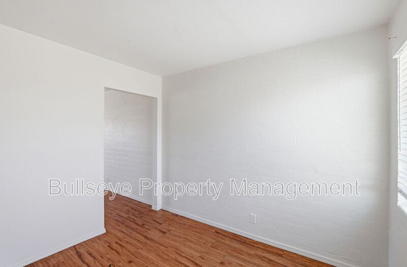 Building Photo - 5645 S 6th St
