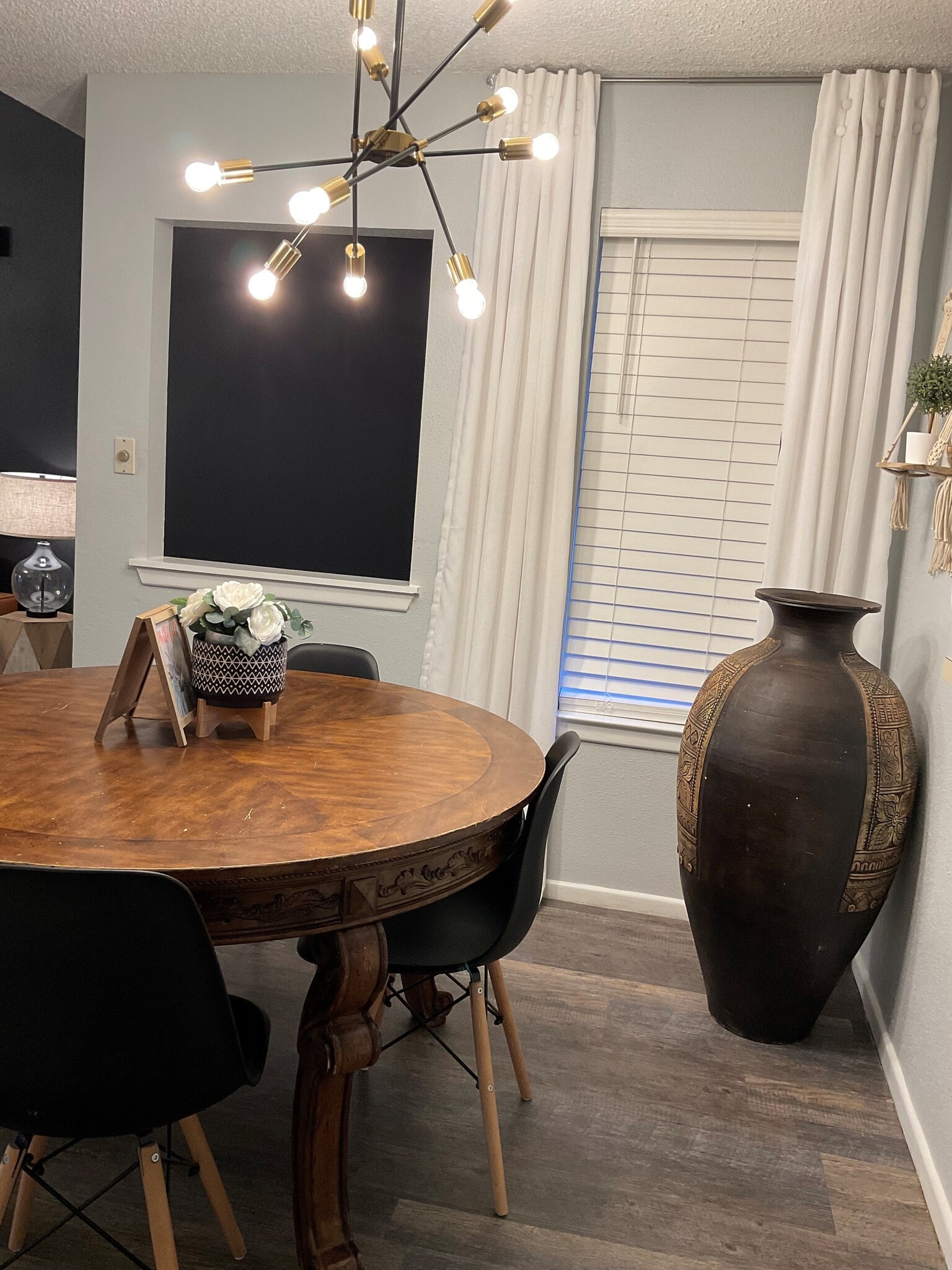 Dining Area - 13018 Heimer Rd