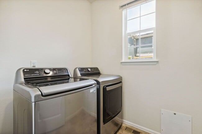 Building Photo - Fort Collins Lifestyle Exemplified by this 2 Bed, 2.5 Bath Paired Home!