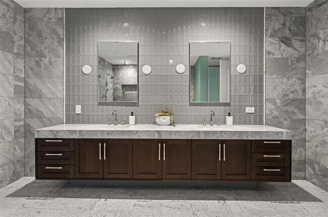 Building Photo - 3015 S Ysabella Ave