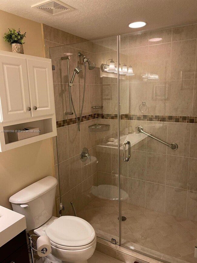 Building Photo - 3500 Coral Wy